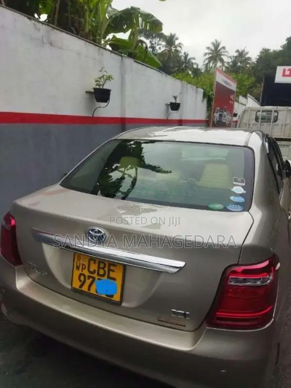 Toyota Axio Hybrid 2016 Car (Used)
