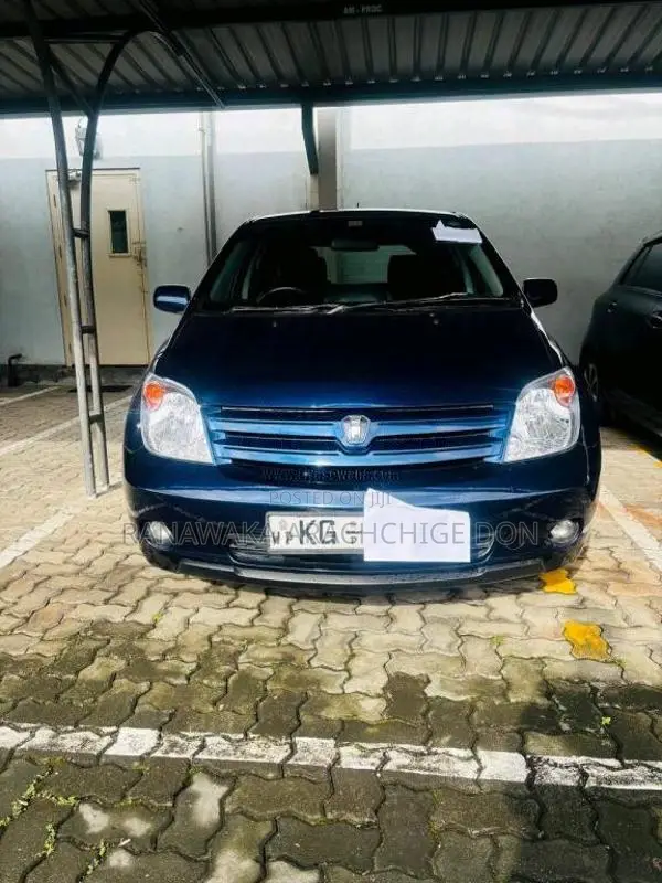 Toyota IST 2003 Car (Used)