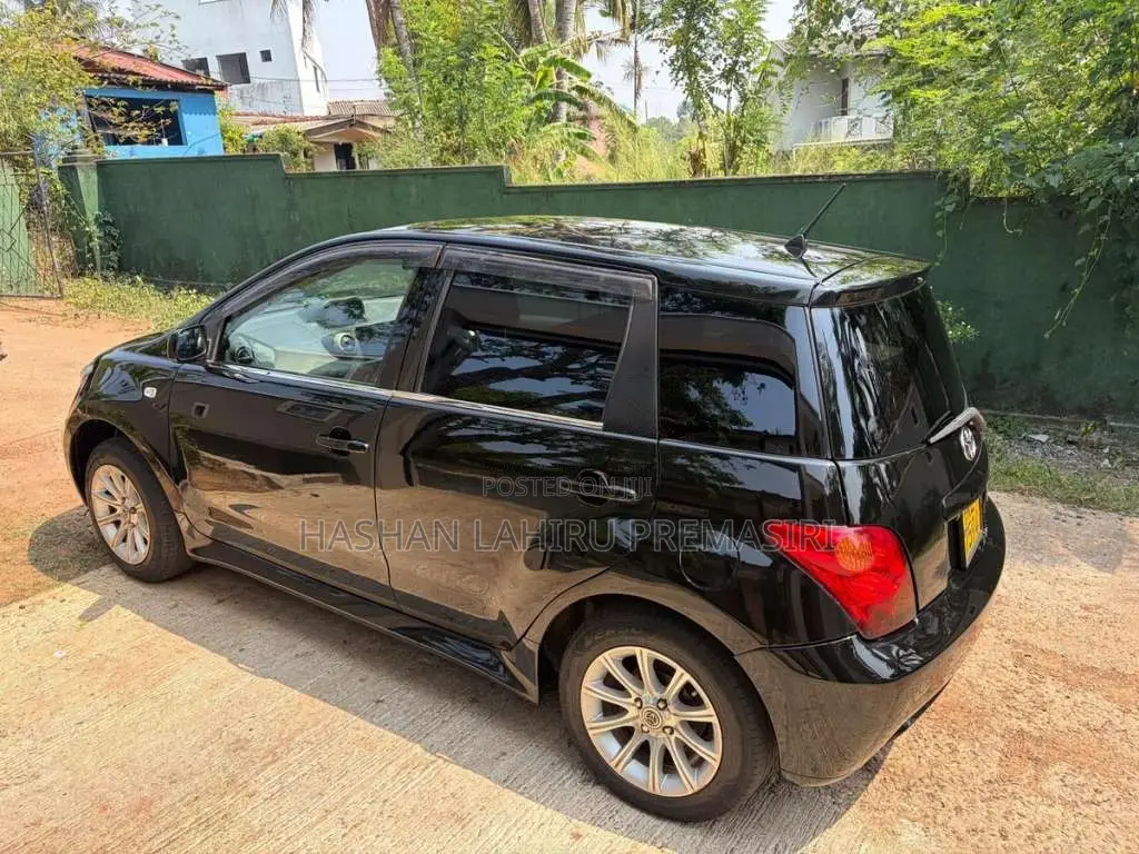 Toyota IST 2003 Car (Used)