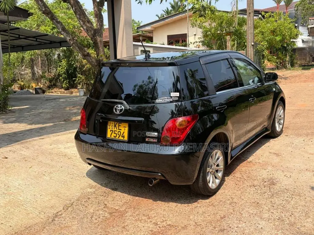 Toyota IST 2003 Car (Used)