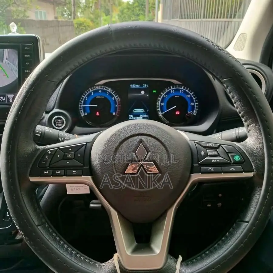 Mitsubishi EK-CROSS G PREMIUM 2024 Car (Used)