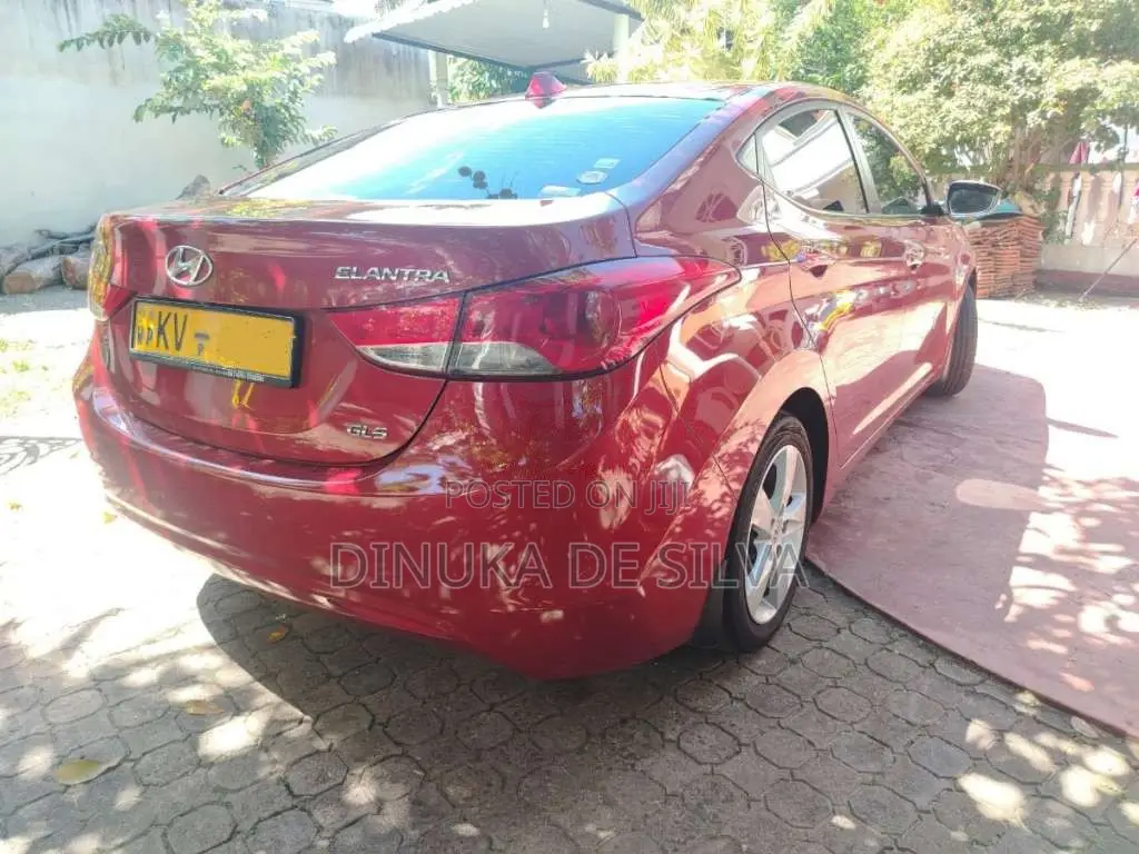 Hyundai Elantra 2012 Car (Used)