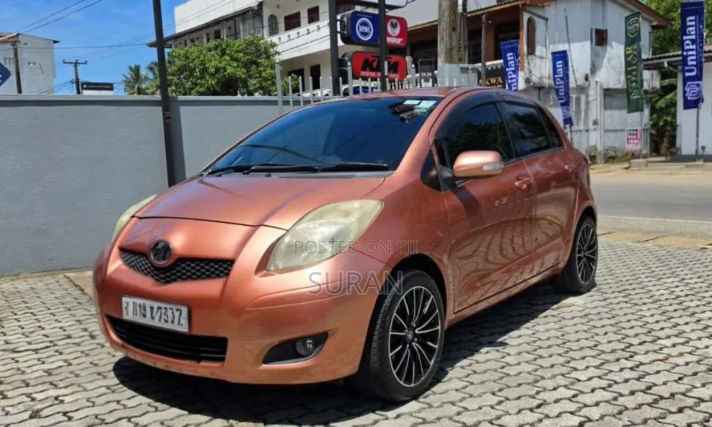 Toyota Vitz 2008 Car (Used)