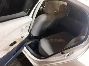 Toyota Vitz 2007 Car (Used)