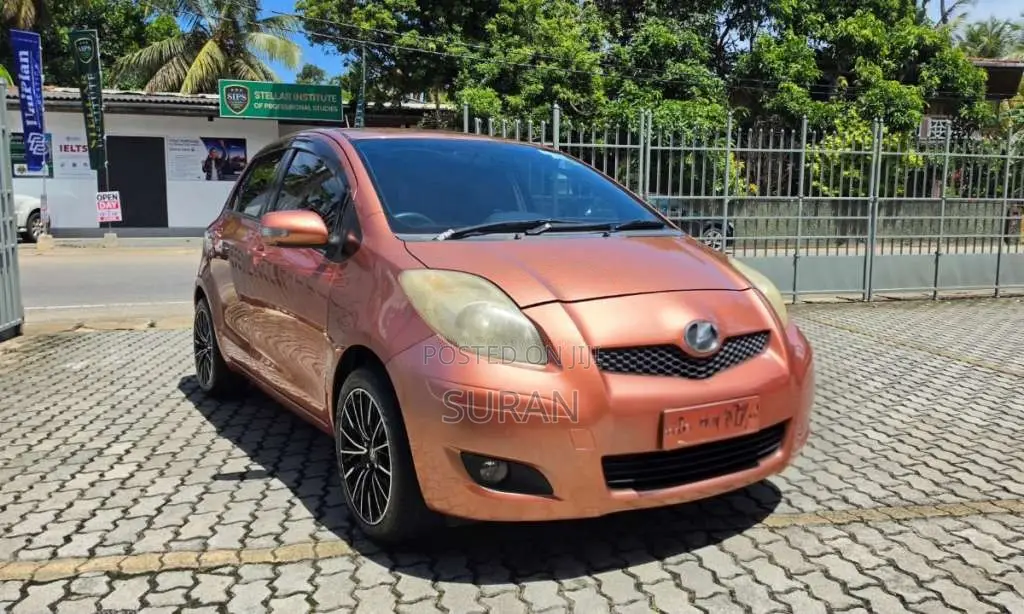Toyota Vitz 2008 Car (Used)