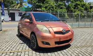 Toyota Vitz 2008 Car (Used)