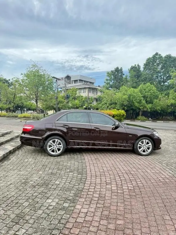 Mercedes-Benz W212 E250 2009 Car (Used)