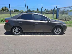 Kia Cerato 2011 Car (Used)