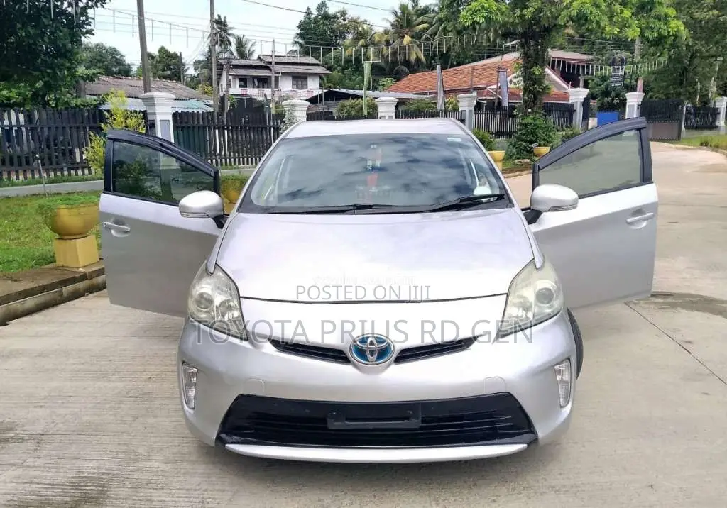 Toyota Prius 2013 Car (Used)
