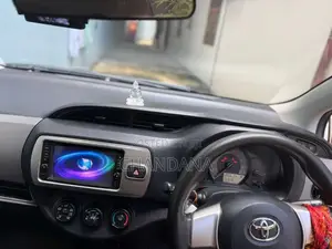 Toyota Vitz 2015 Car (Used)