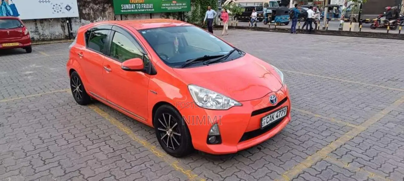 Toyota Aqua 2012 Car (Used)