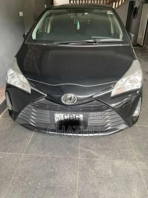 Toyota Vitz 2018 Car (Used)