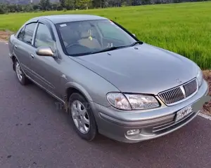 Nissan Bluebird Sylphy QG10 2001 Car (Used)