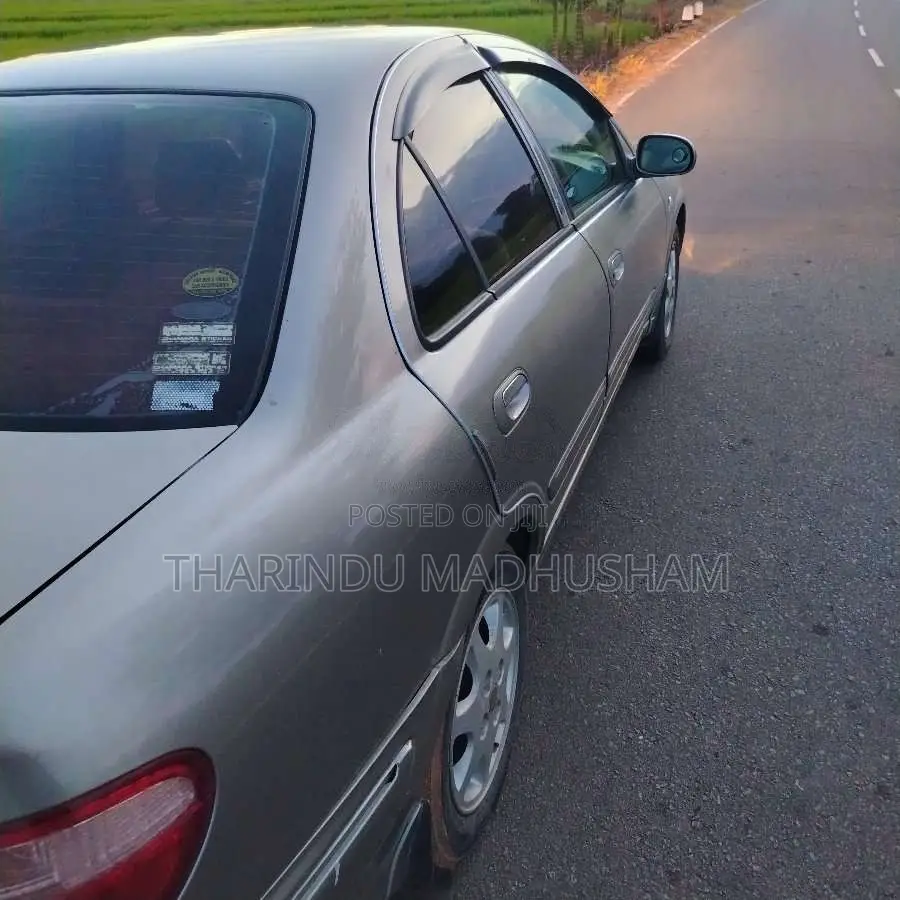 Nissan Bluebird Sylphy QG10 2001 Car (Used)