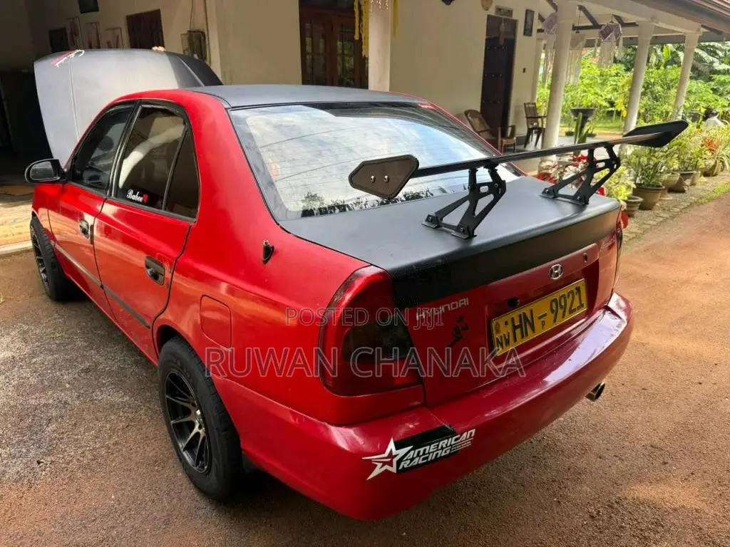 Hyundai Elantra 2000 Car (Used)