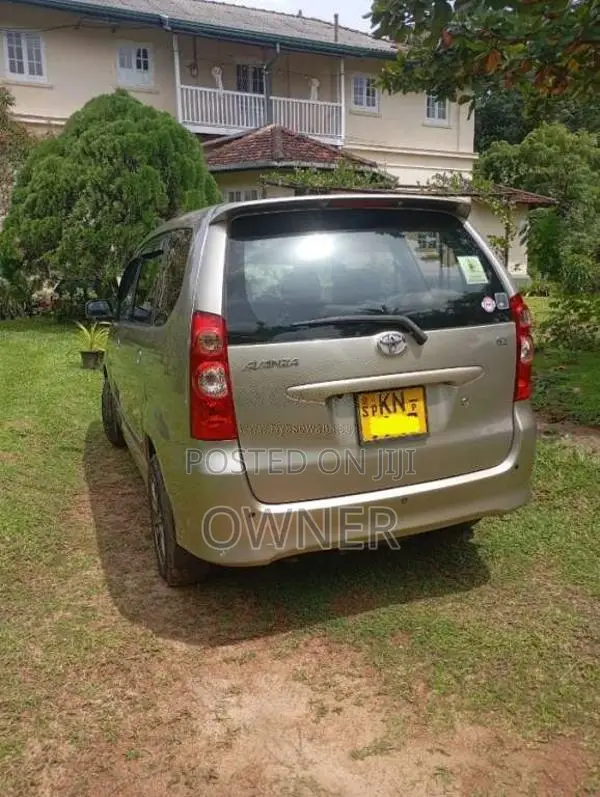 Toyota Avanza 2011 Car (Used)