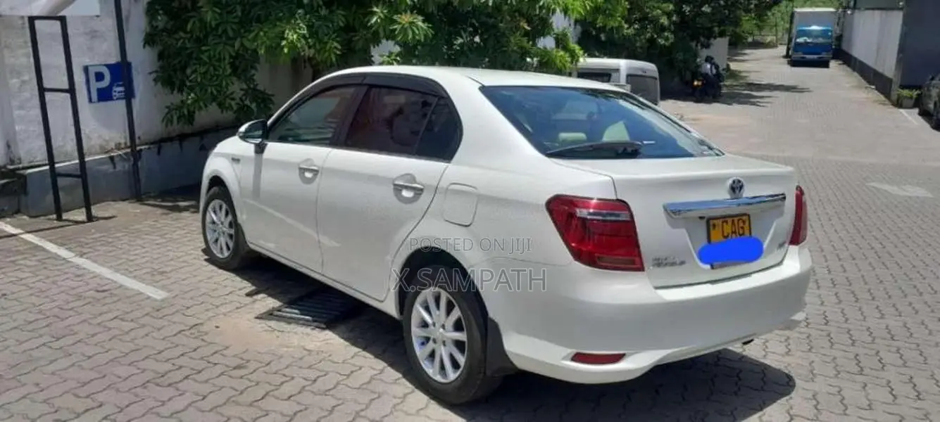 Toyota Axio G Grade 2015 Car (Used)