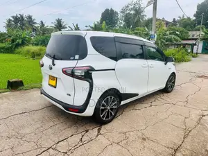 Toyota Sienta 2016 Car (Used)