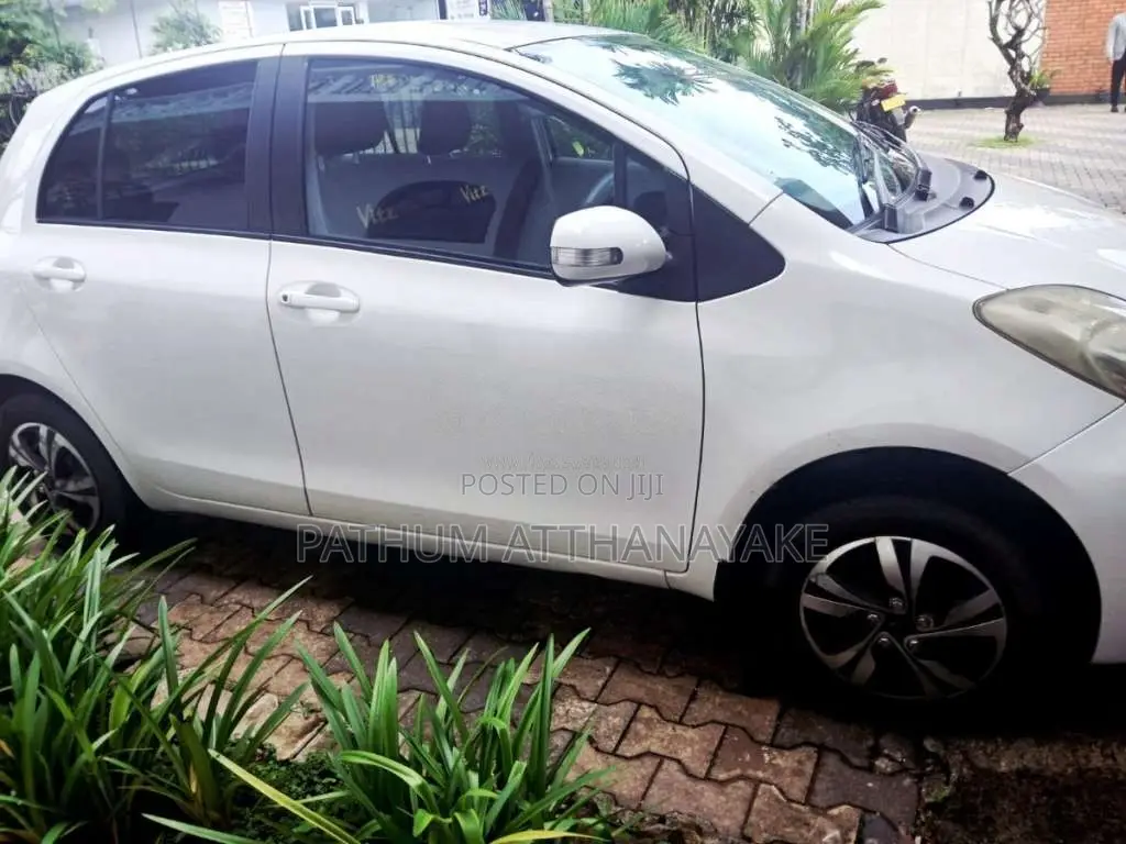 Toyota Vitz 2007 Car (Used)