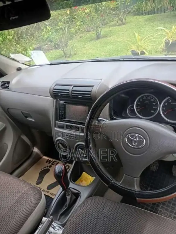 Toyota Avanza 2011 Car (Used)