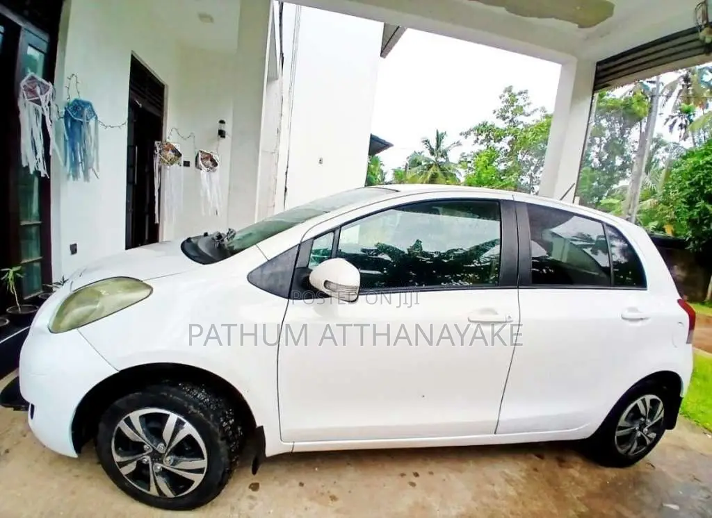 Toyota Vitz 2007 Car (Used)
