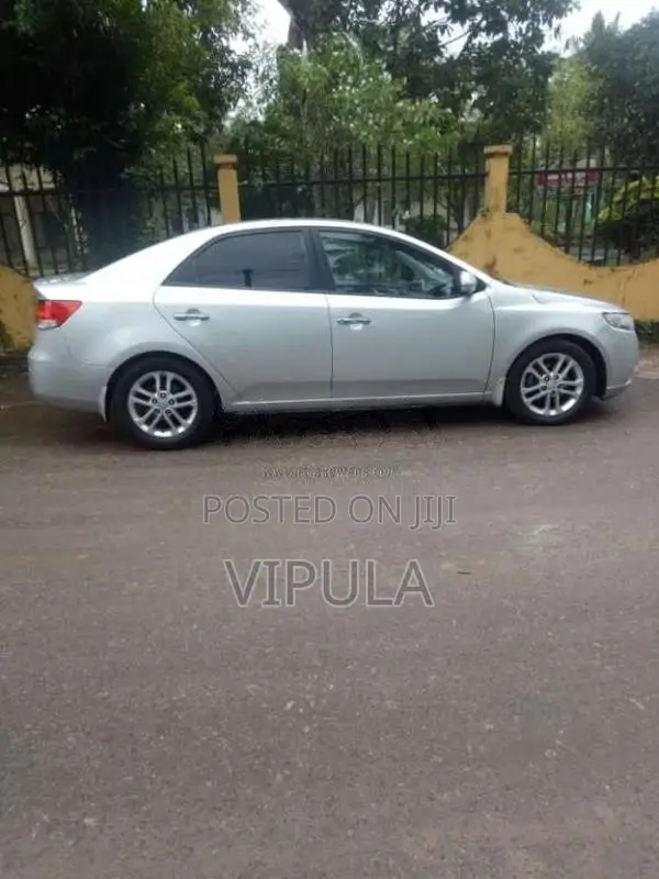 Kia Cerato 2011 Car (Used)