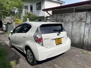 Toyota Aqua 2013 Car (Used)