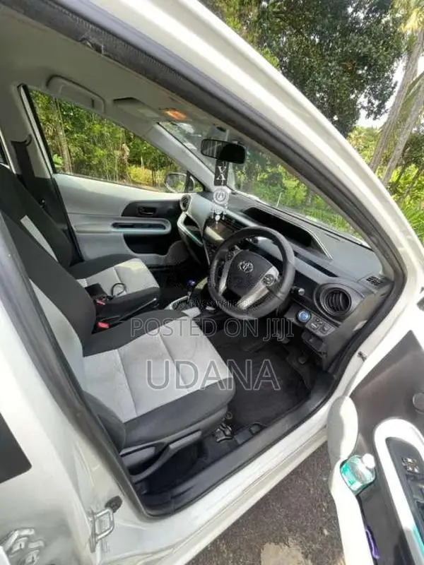 Toyota Aqua 2013 Car (Used)