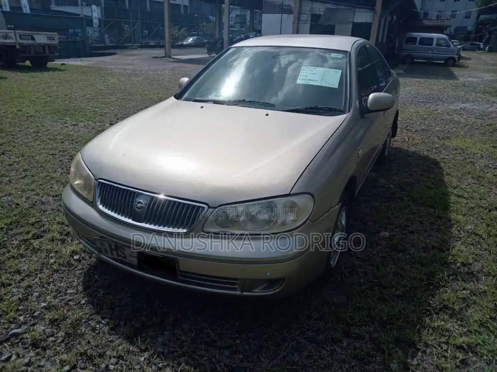 Nissan N16 2004 Car (Used)