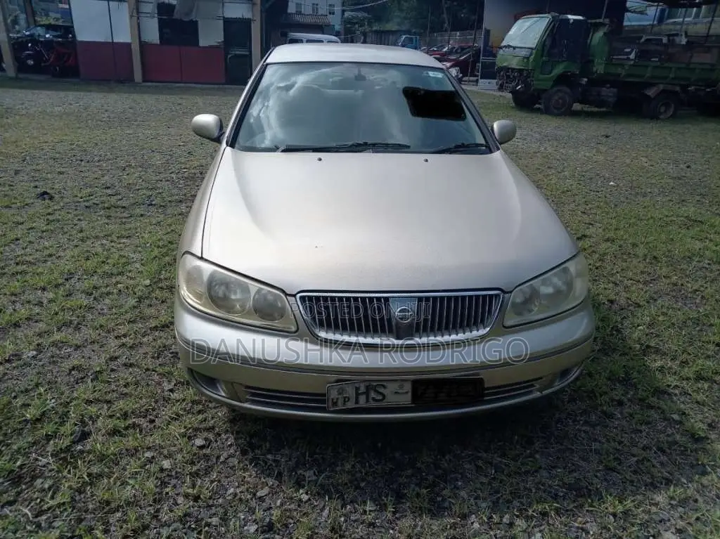 Nissan N16 2004 Car (Used)