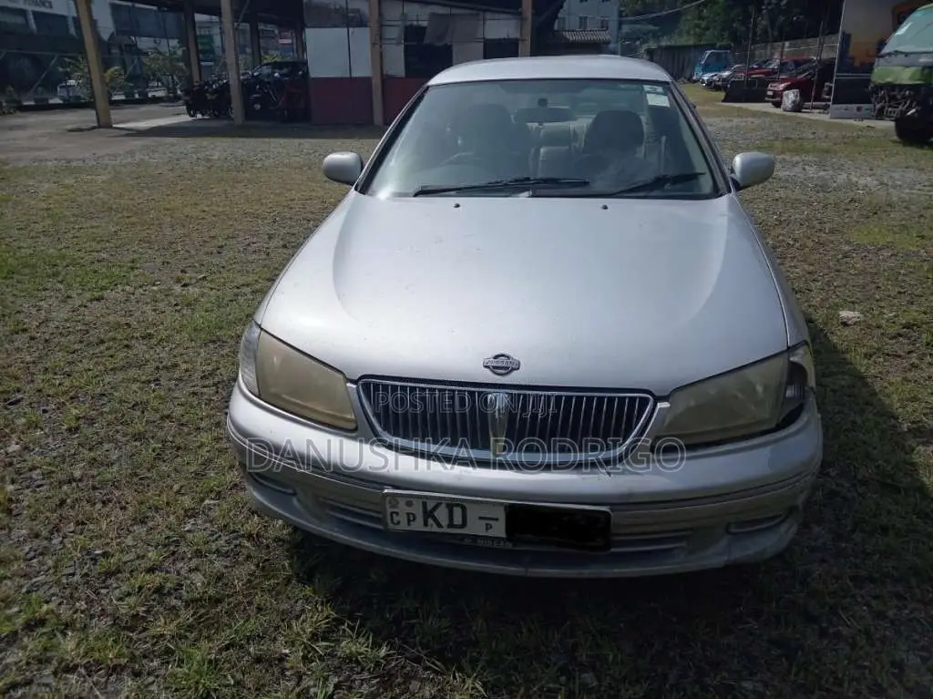 Nissan N16 2000 Car (Used)