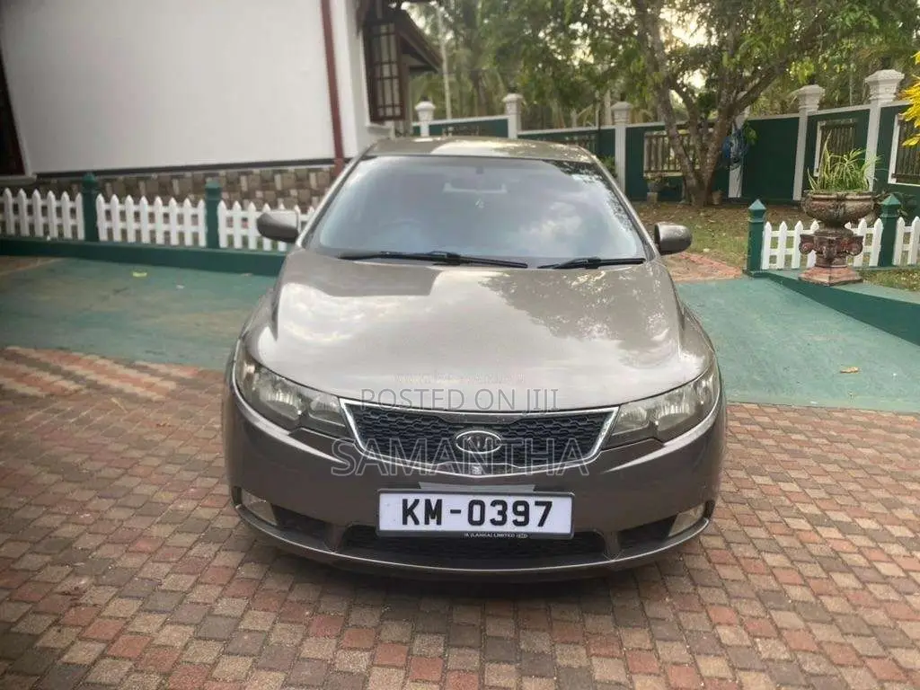 Kia Cerato 2011 Car (Used)