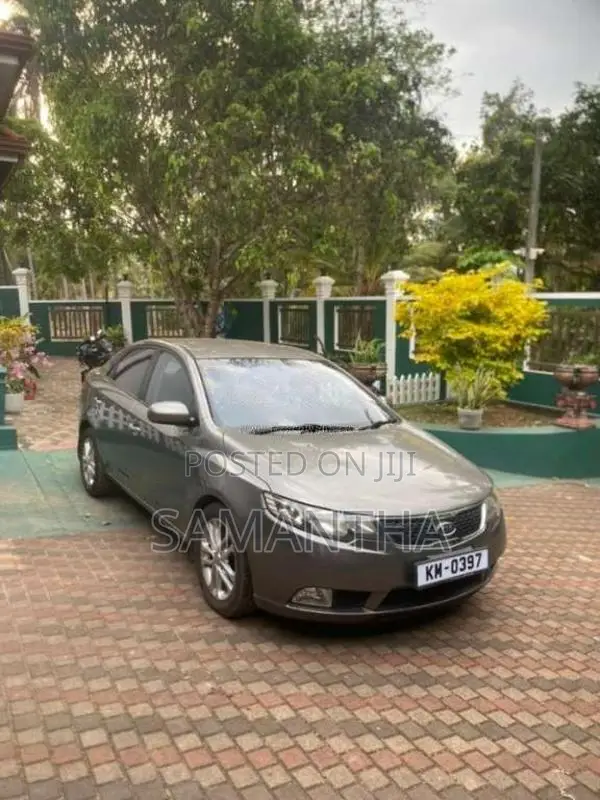 Kia Cerato 2011 Car (Used)