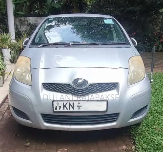 Toyota Vitz 2008 Car (Used)