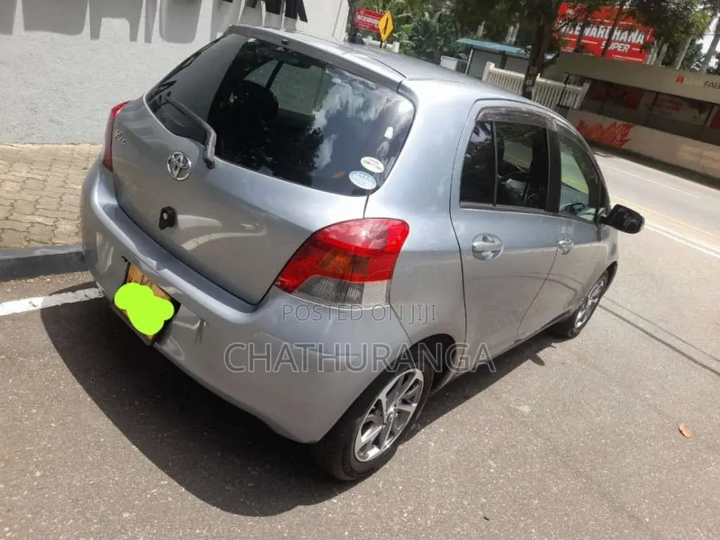 Toyota Vitz 2008 Car (Used)