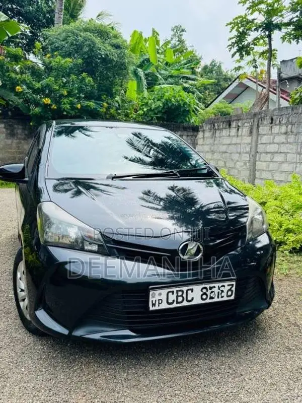 Toyota Vitz Safety 2016 Car (Used)