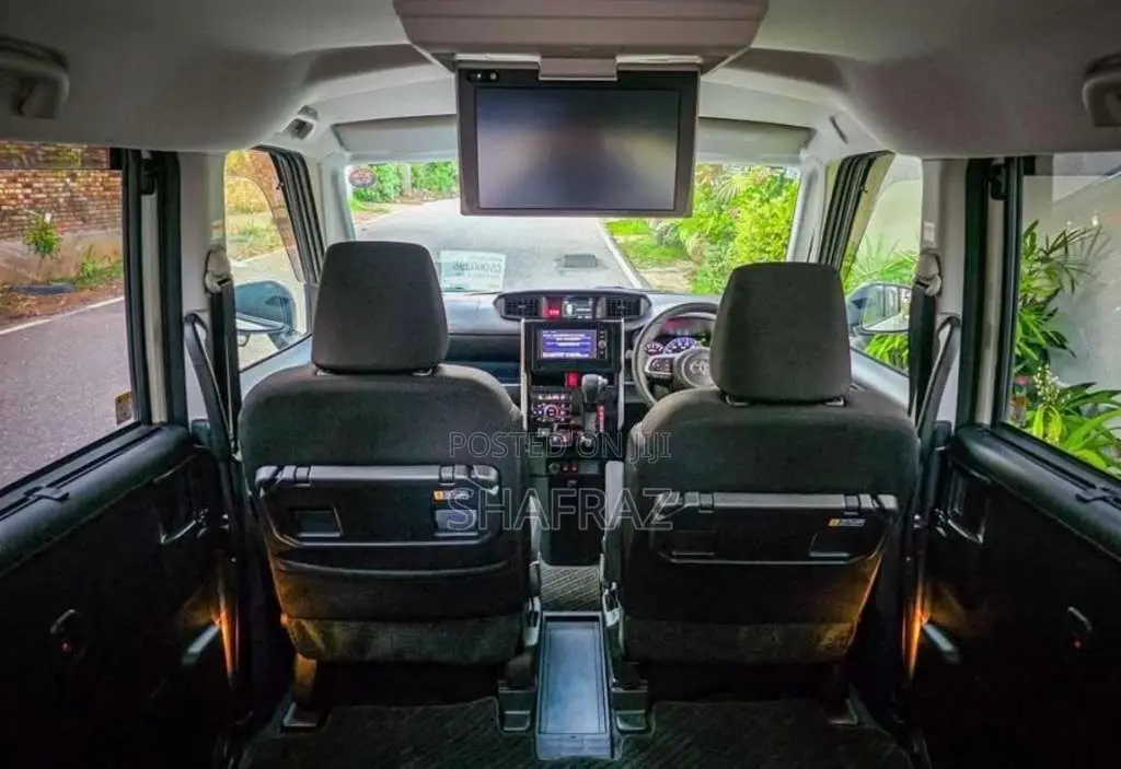 Toyota Roomy 2023 Car (Used)