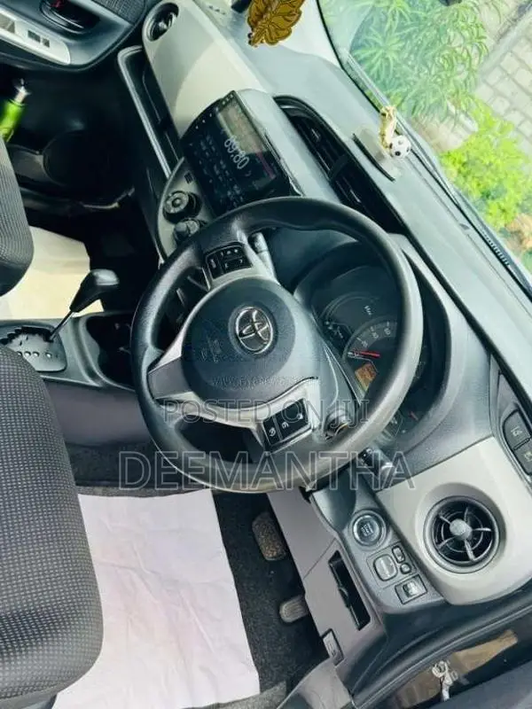 Toyota Vitz Safety 2016 Car (Used)