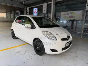 Toyota Vitz 2007 Car (Used)