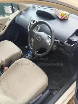 Toyota Vitz 2011 Car (Used)
