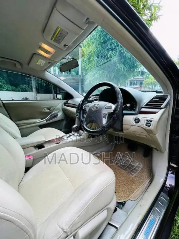 Toyota Premio 2011 Car (Used)