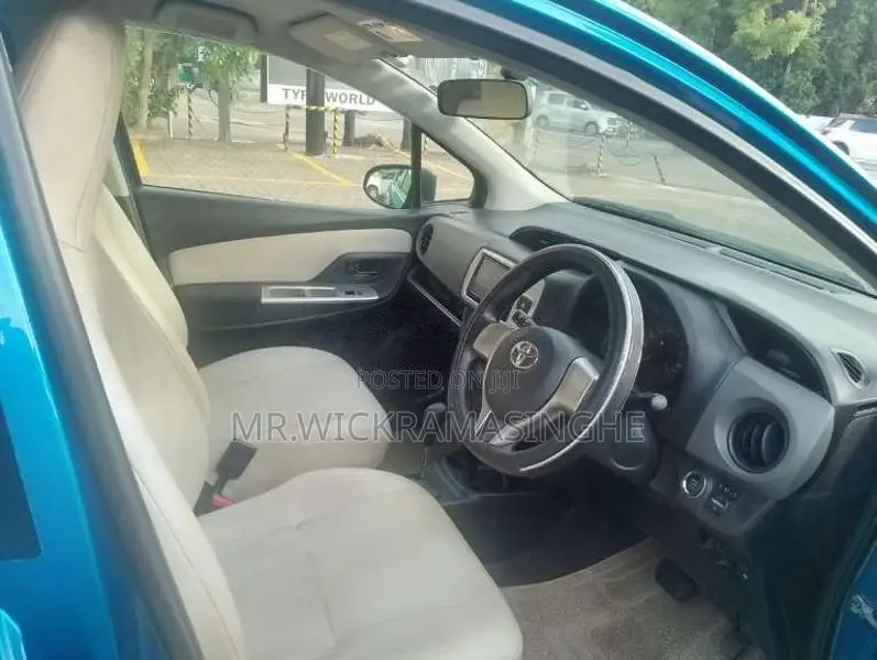Toyota Vitz LED 2015 Car (Used)