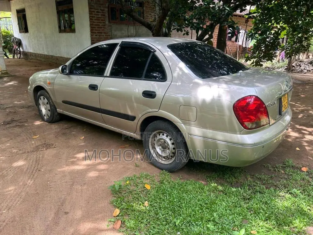 Nissan N16 2009 Car (Used)