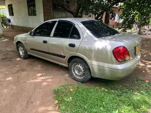 Nissan N16 2009 Car (Used)