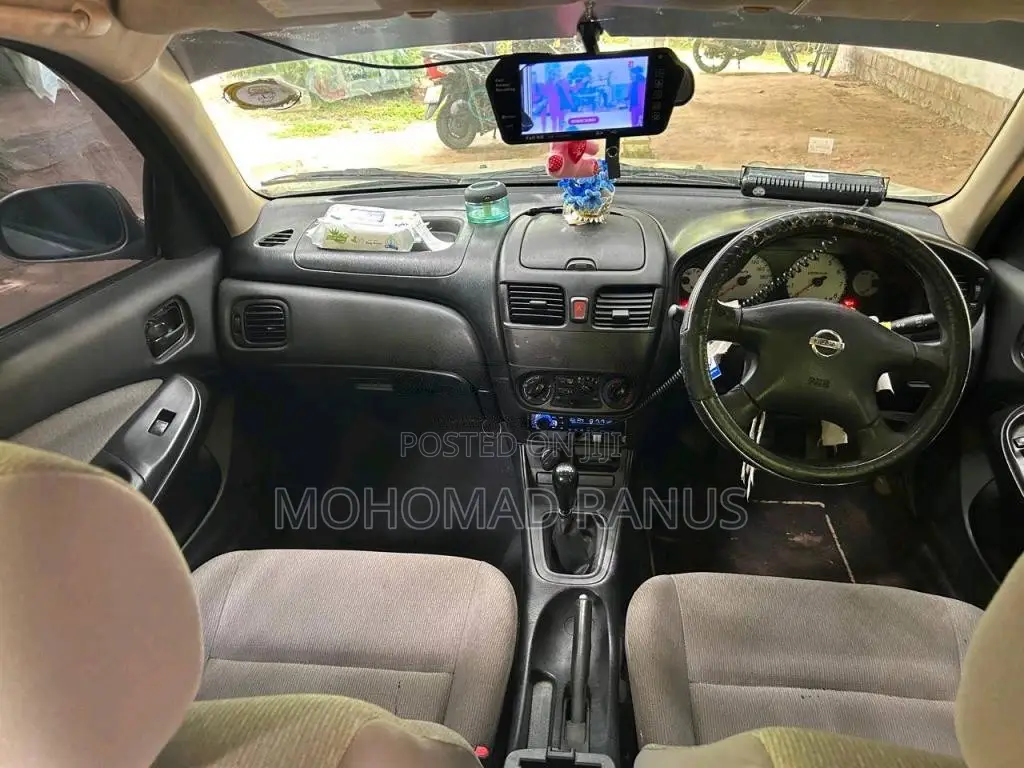 Nissan N16 2009 Car (Used)