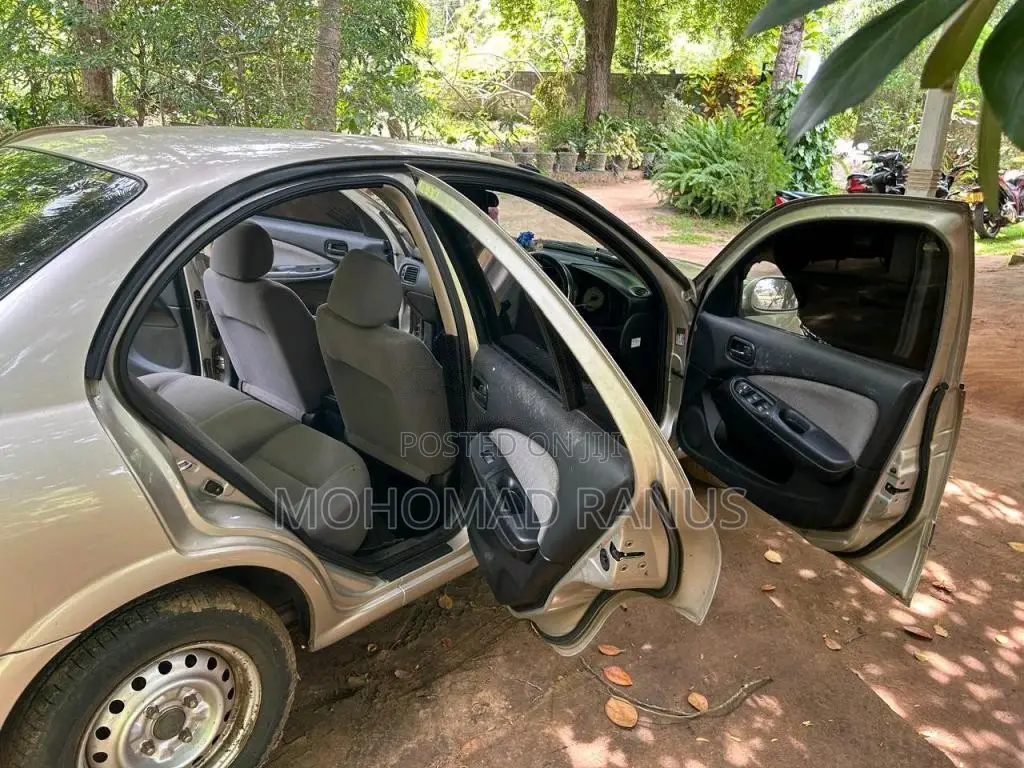 Nissan N16 2009 Car (Used)