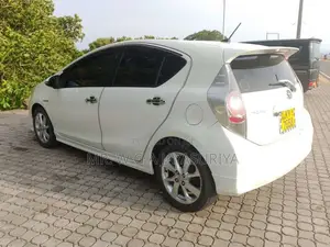 Toyota Aqua S Limited 2012 Car (Used)