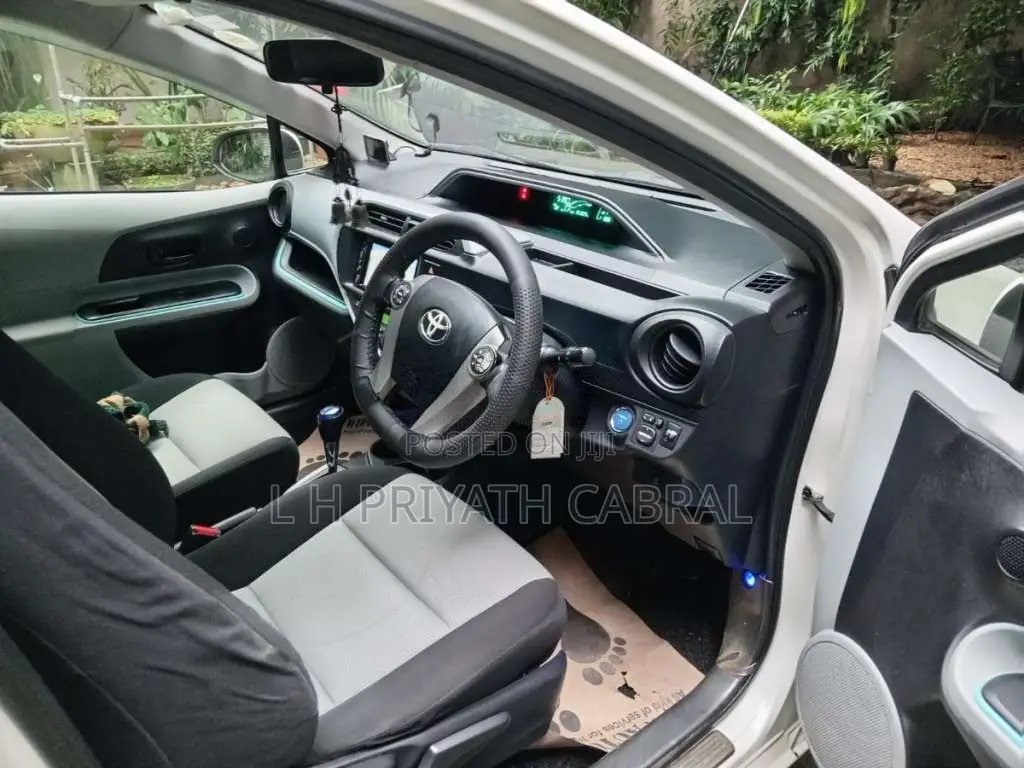 Toyota Aqua 2012 Car (Used)