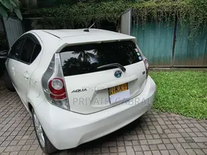 Toyota Aqua 2012 Car (Used)