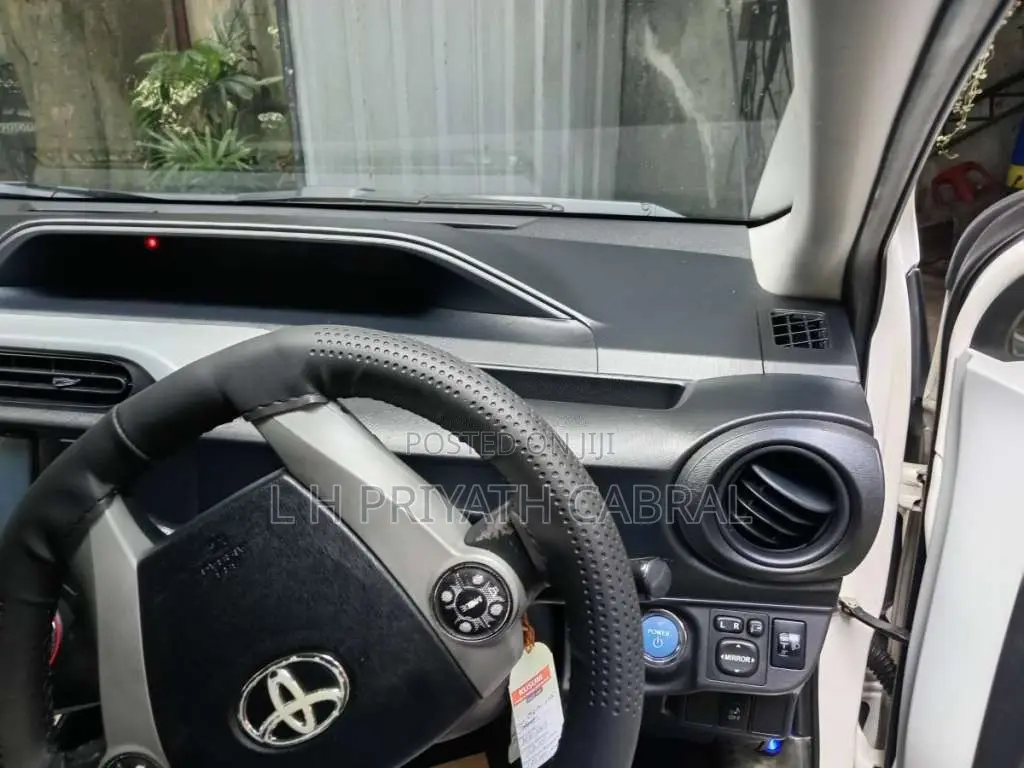 Toyota Aqua 2012 Car (Used)